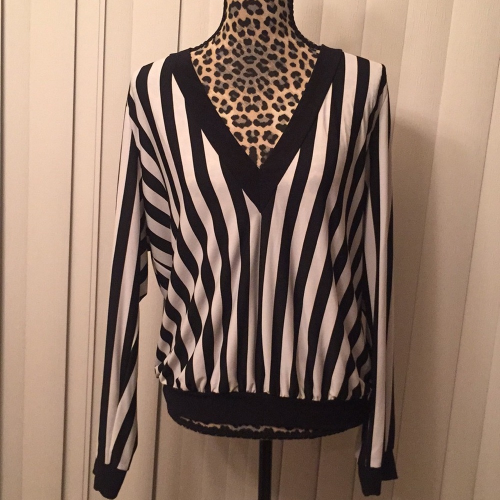 *NWT FASHION TO FIGURE BLACK & WHITE STRIPED TOP
